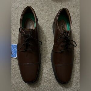 Clarks men’s brown dress shoes size 9